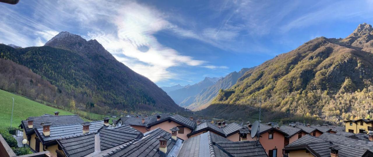 Апартаменти Finestra Sulle Alpi Orobie Вальбондьйоне Екстер'єр фото