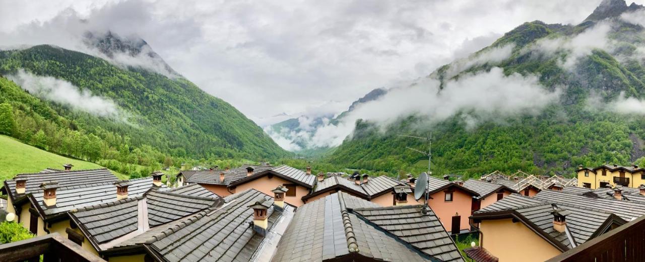 Апартаменти Finestra Sulle Alpi Orobie Вальбондьйоне Екстер'єр фото